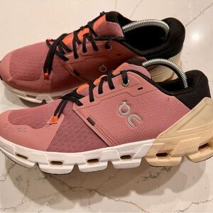 On Cloudflyer 4 Women's Running Shoes, Size 10.5 Color Dustrose/sand